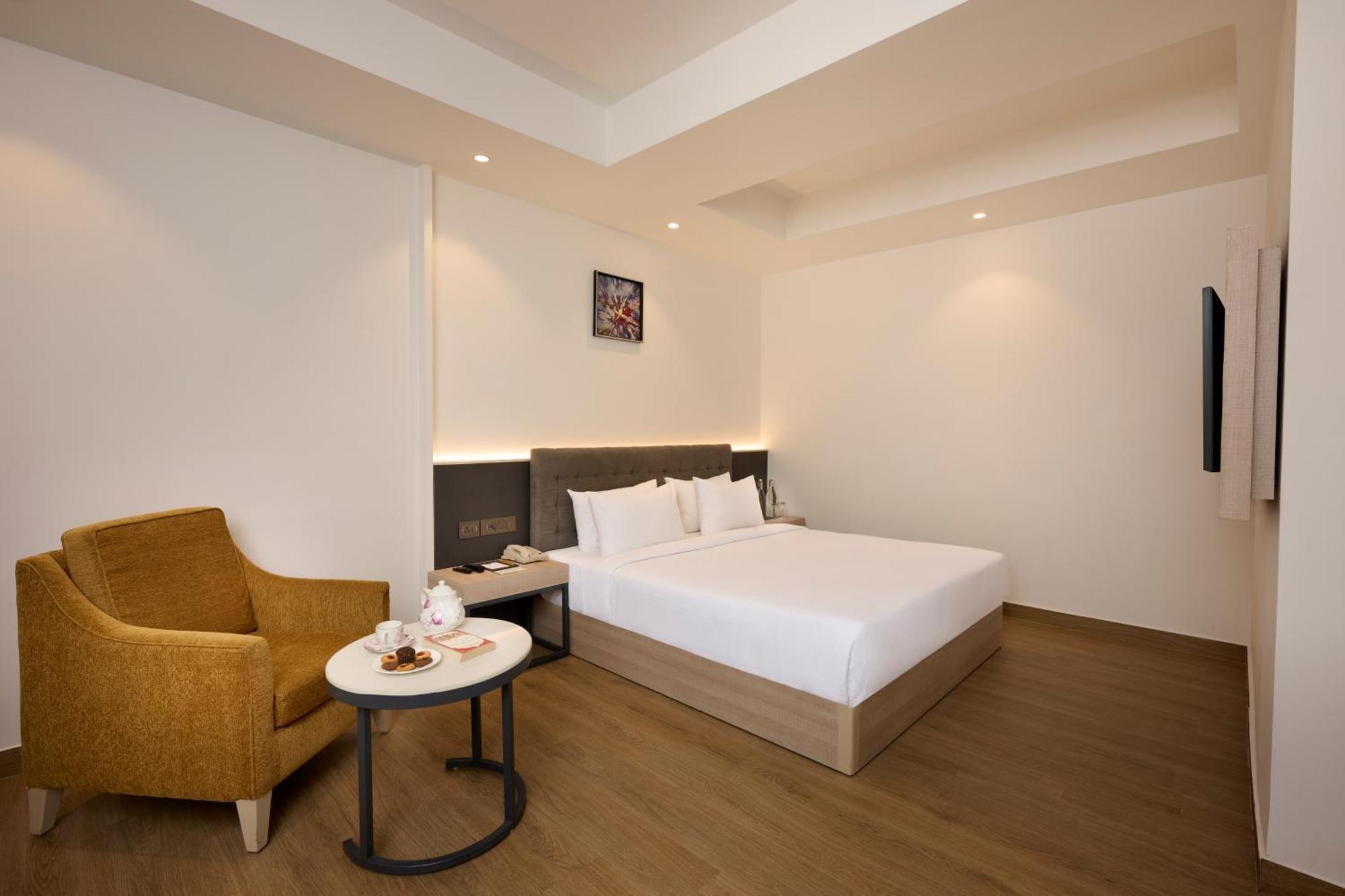 Delite Sarovar Portico Faridabad Exterior photo