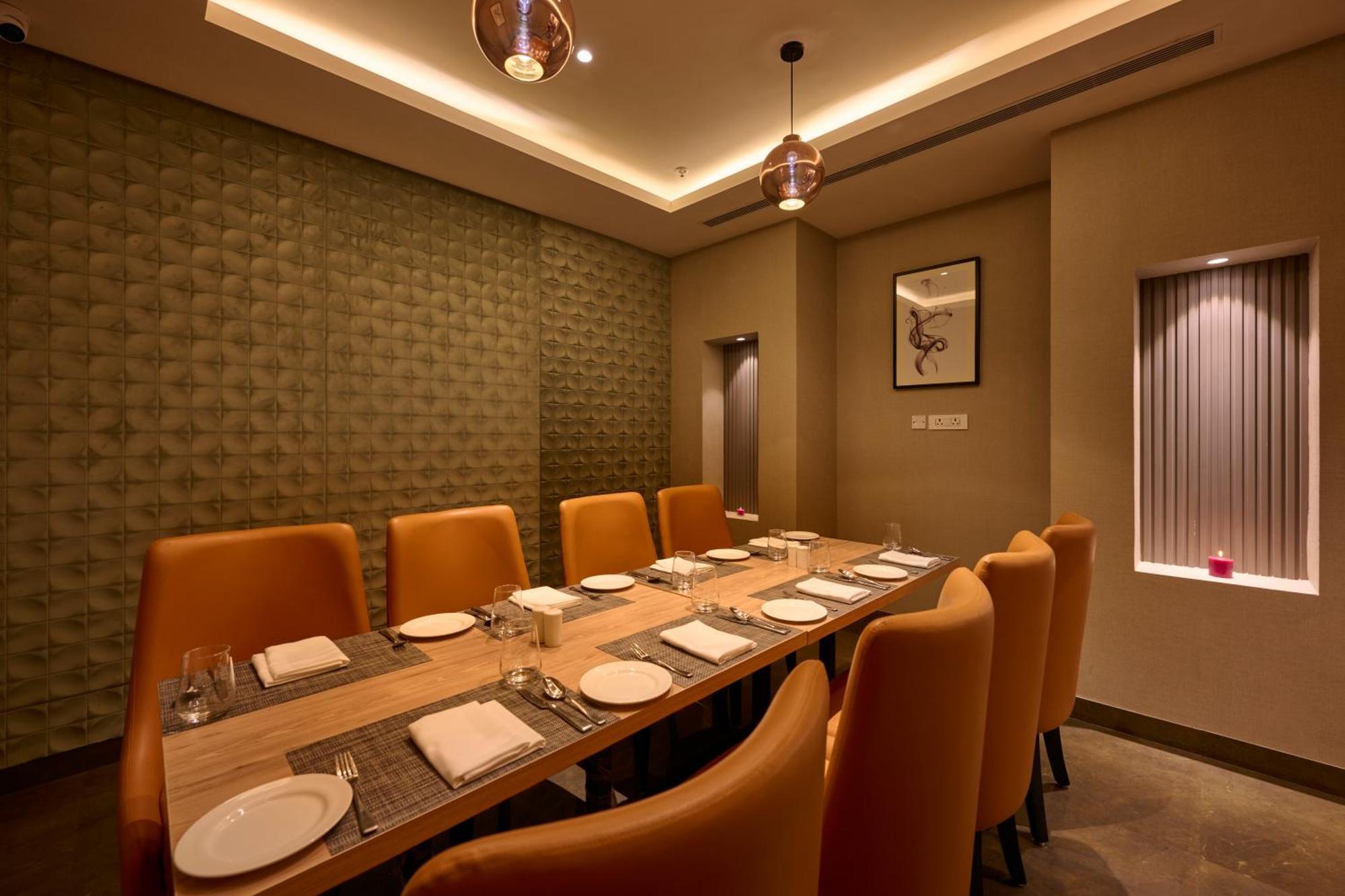 Delite Sarovar Portico Faridabad Exterior photo
