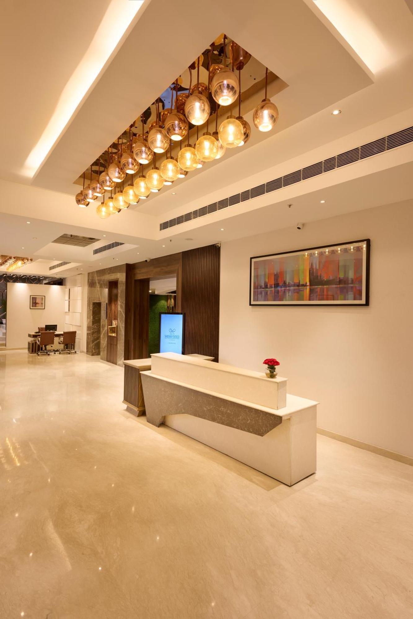 Delite Sarovar Portico Faridabad Exterior photo