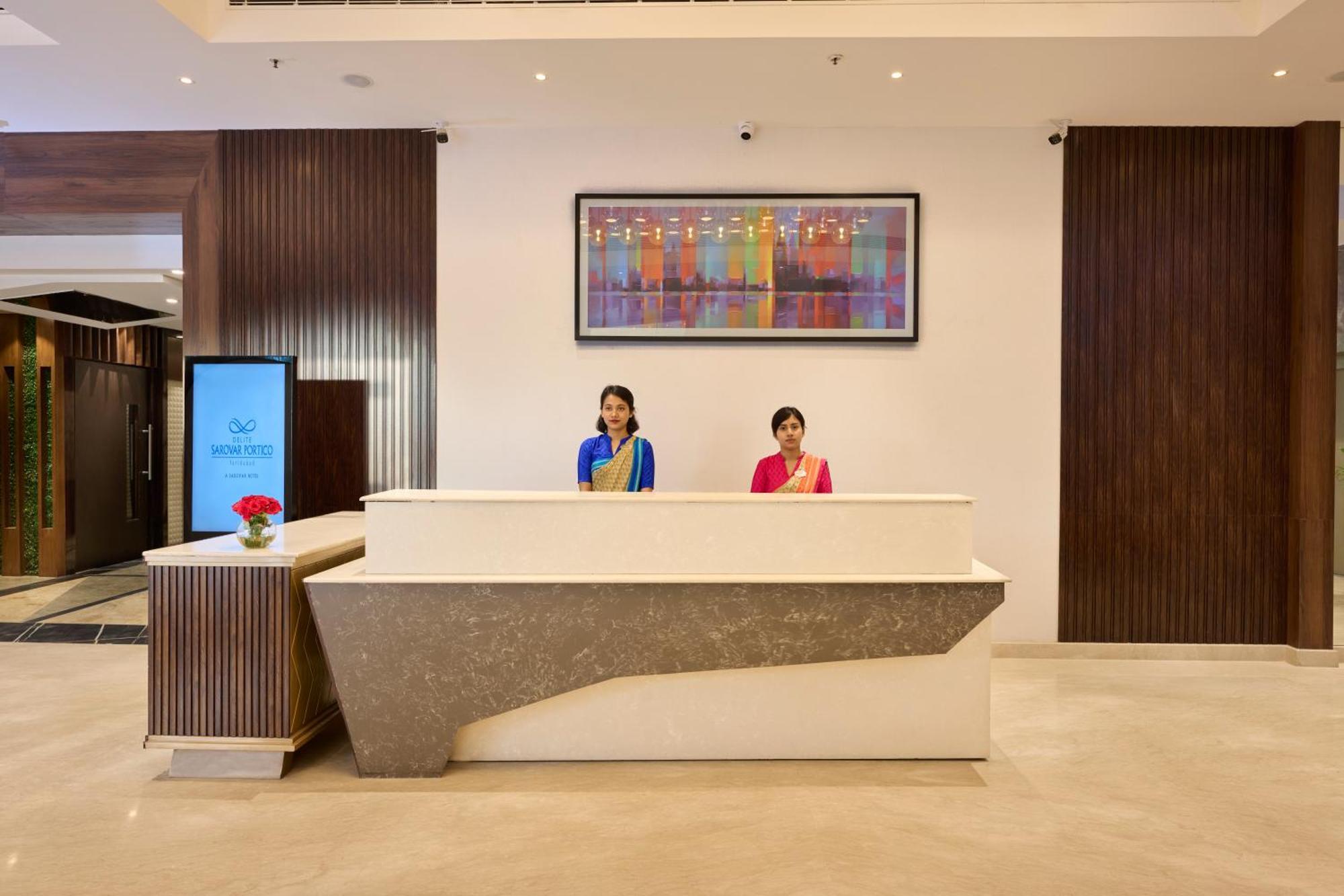 Delite Sarovar Portico Faridabad Exterior photo
