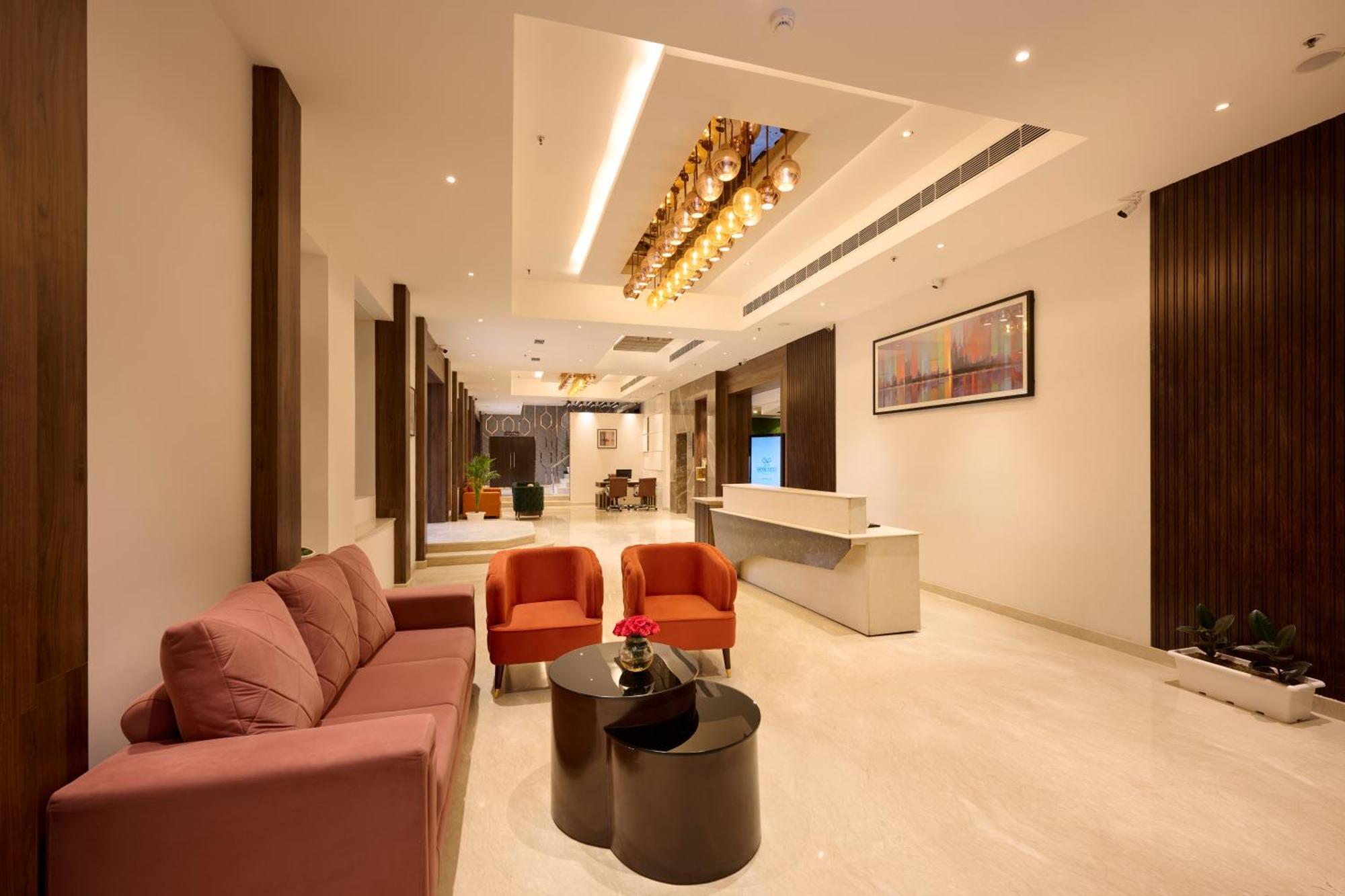 Delite Sarovar Portico Faridabad Exterior photo